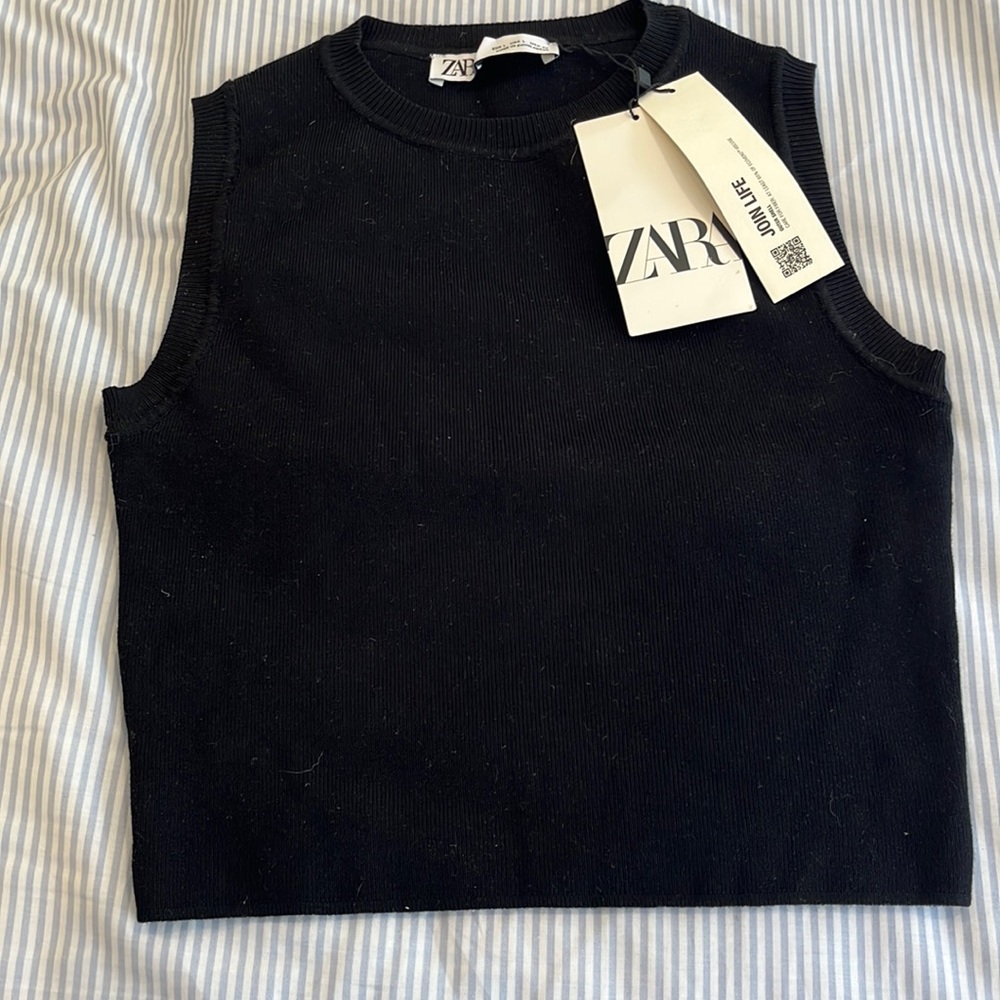 Black Zara sweater crop top with no sleeves!